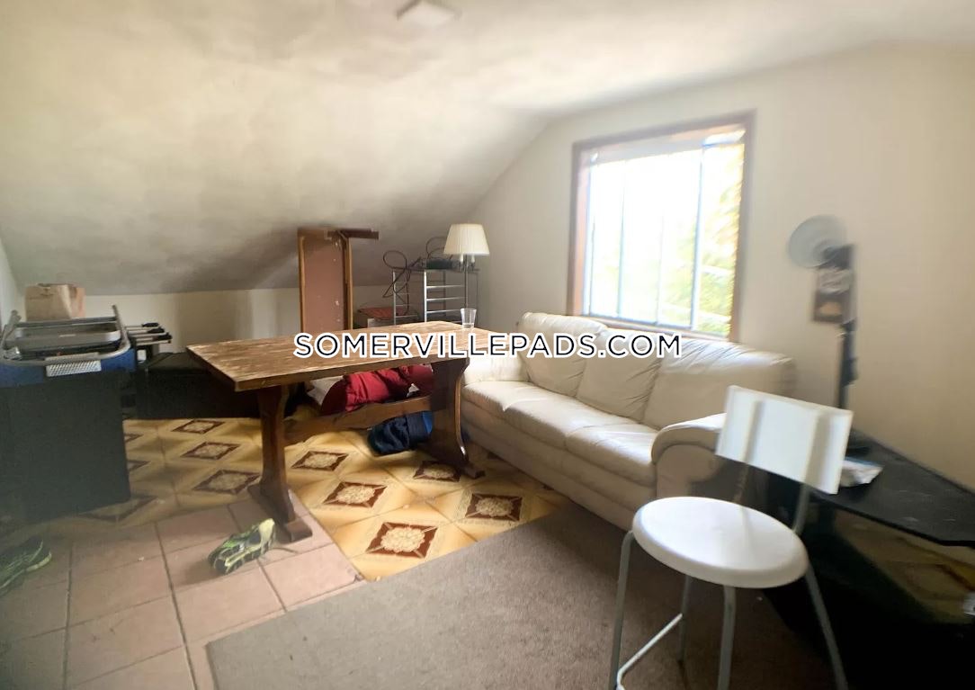 167 College Ave, Davis Square