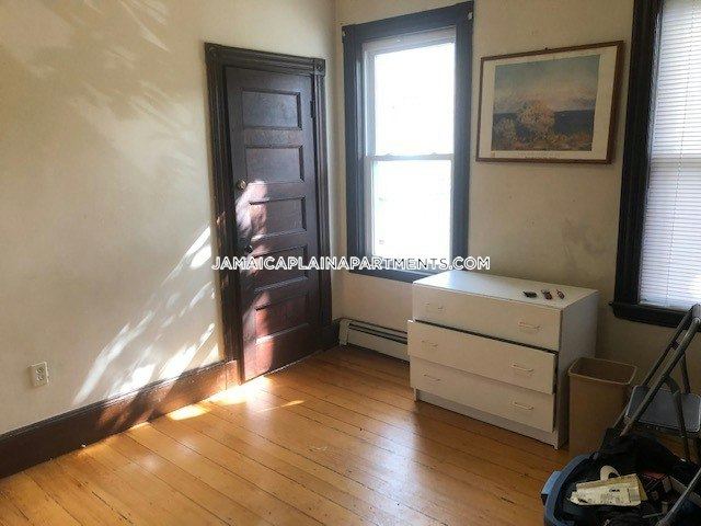 47 Creighton, Jamaica Plain