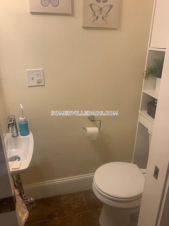 201 College Ave, Davis Square