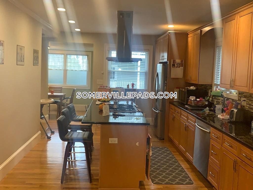 201 College Ave, Davis Square