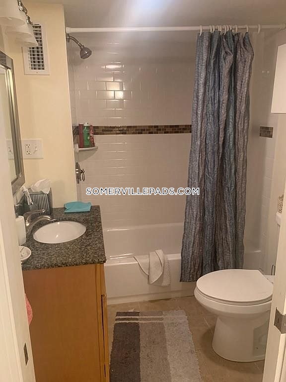 201 College Ave, Davis Square