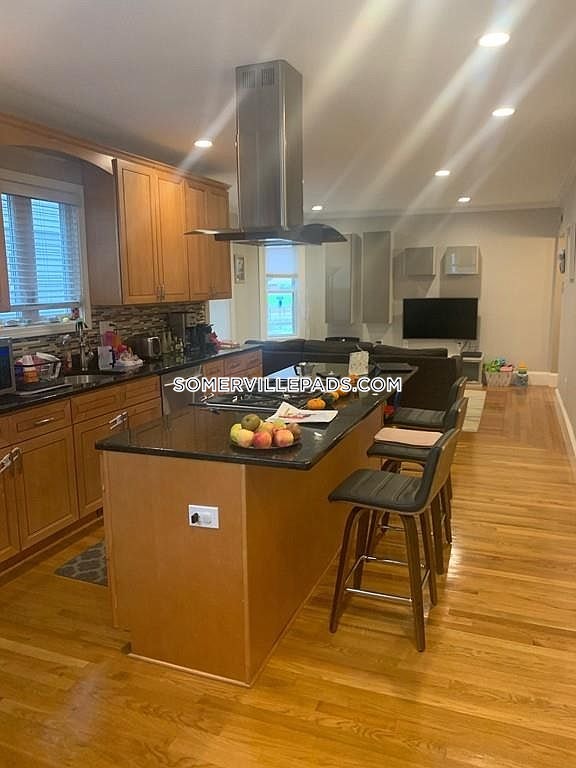 201 College Ave, Davis Square