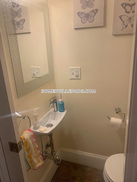 201 College Ave, Davis Square