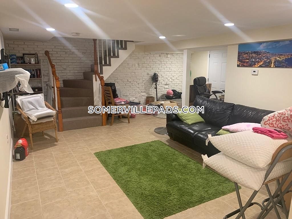 201 College Ave, Davis Square