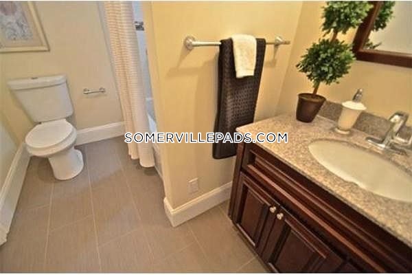 201 College Ave, Davis Square