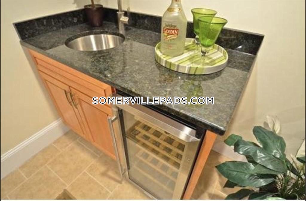 201 College Ave, Davis Square