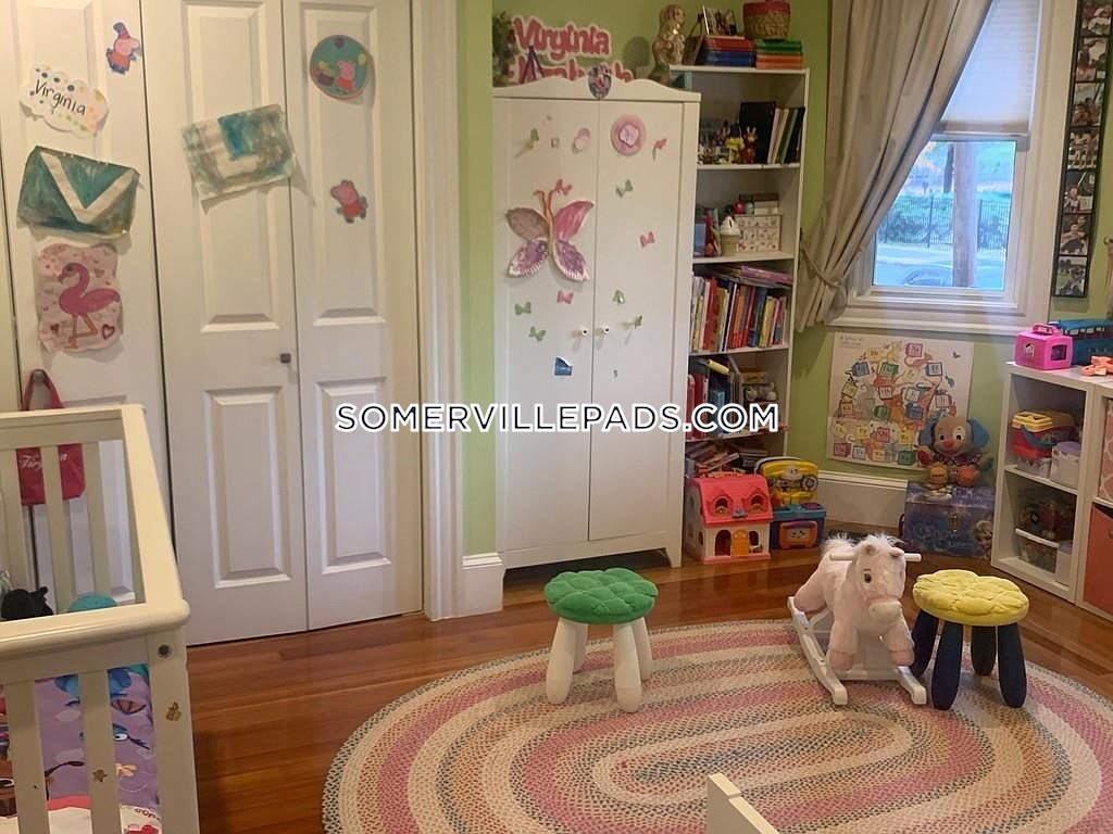 201 College Ave, Davis Square