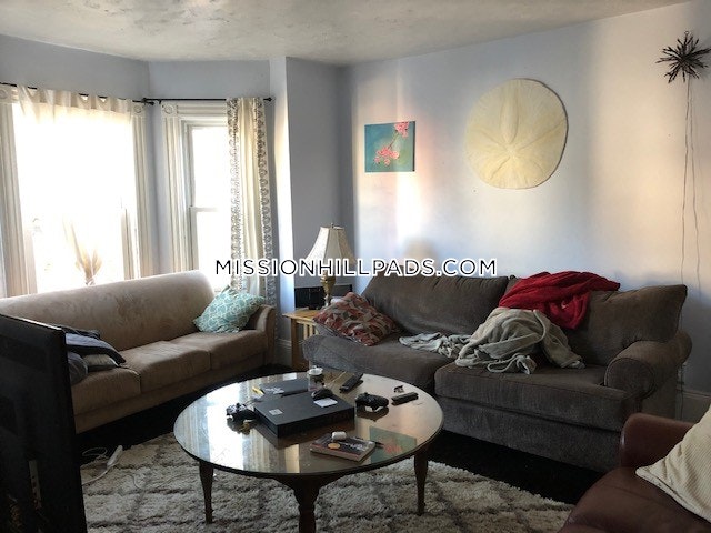 40 Hillside St, Mission Hill