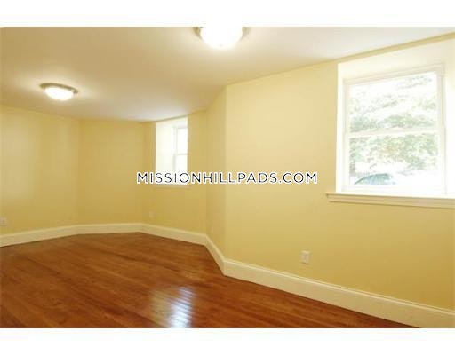 19 Parker Hill Ave, Mission Hill