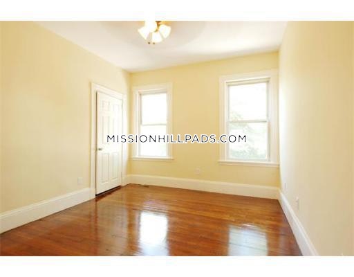 19 Parker Hill Ave, Mission Hill