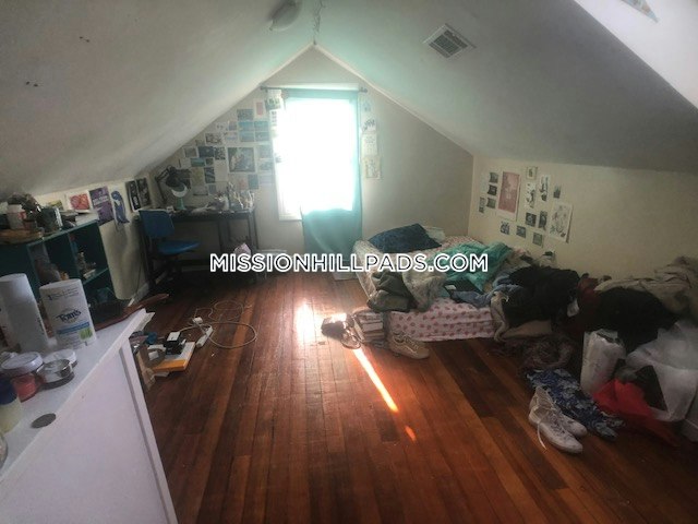 152 Parker Hill Ave, Mission Hill