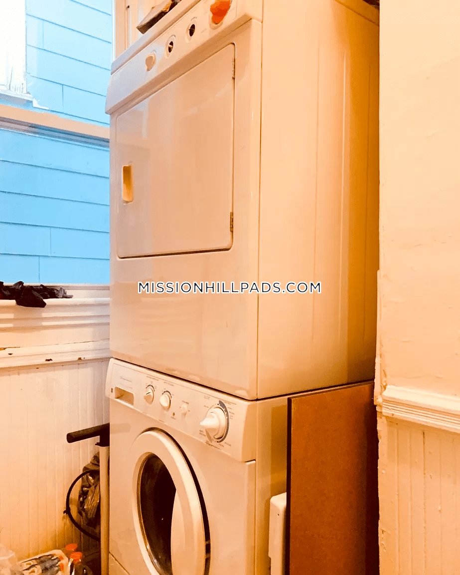 17 Sachem St, Mission Hill