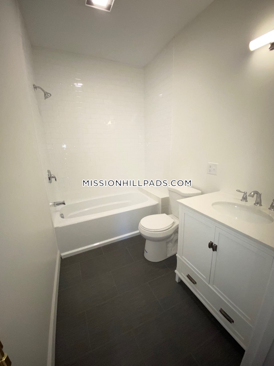 183 Hillside St, Mission Hill