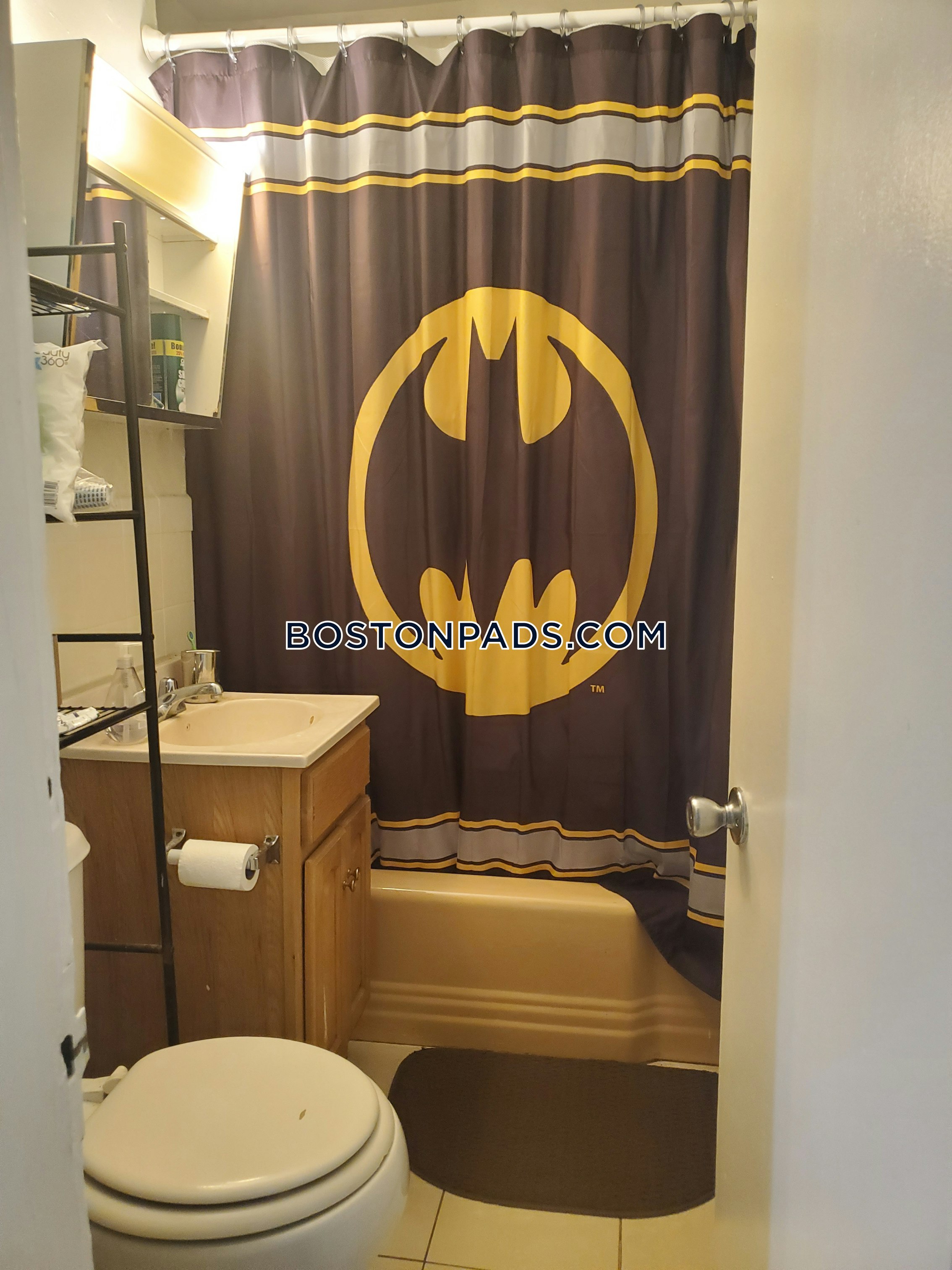 56 Queensberry, Fenway