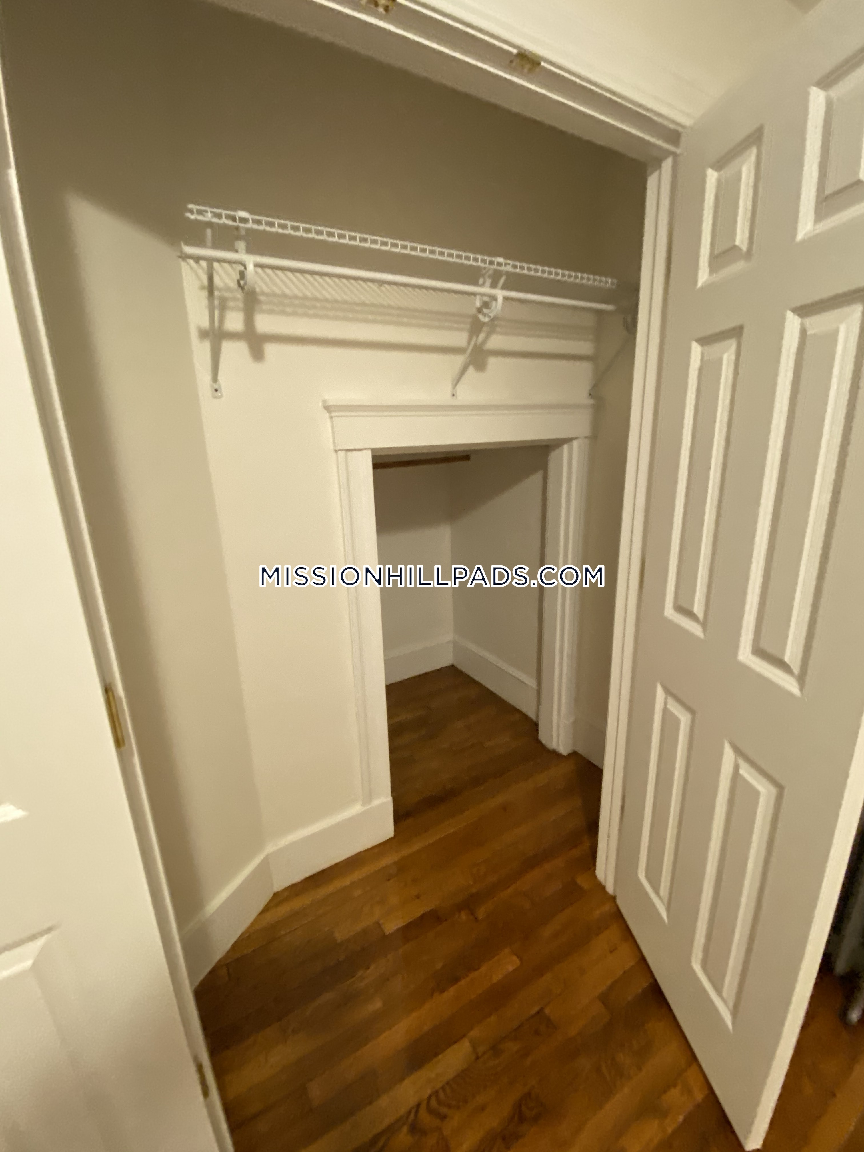 183 Hillside St, Mission Hill