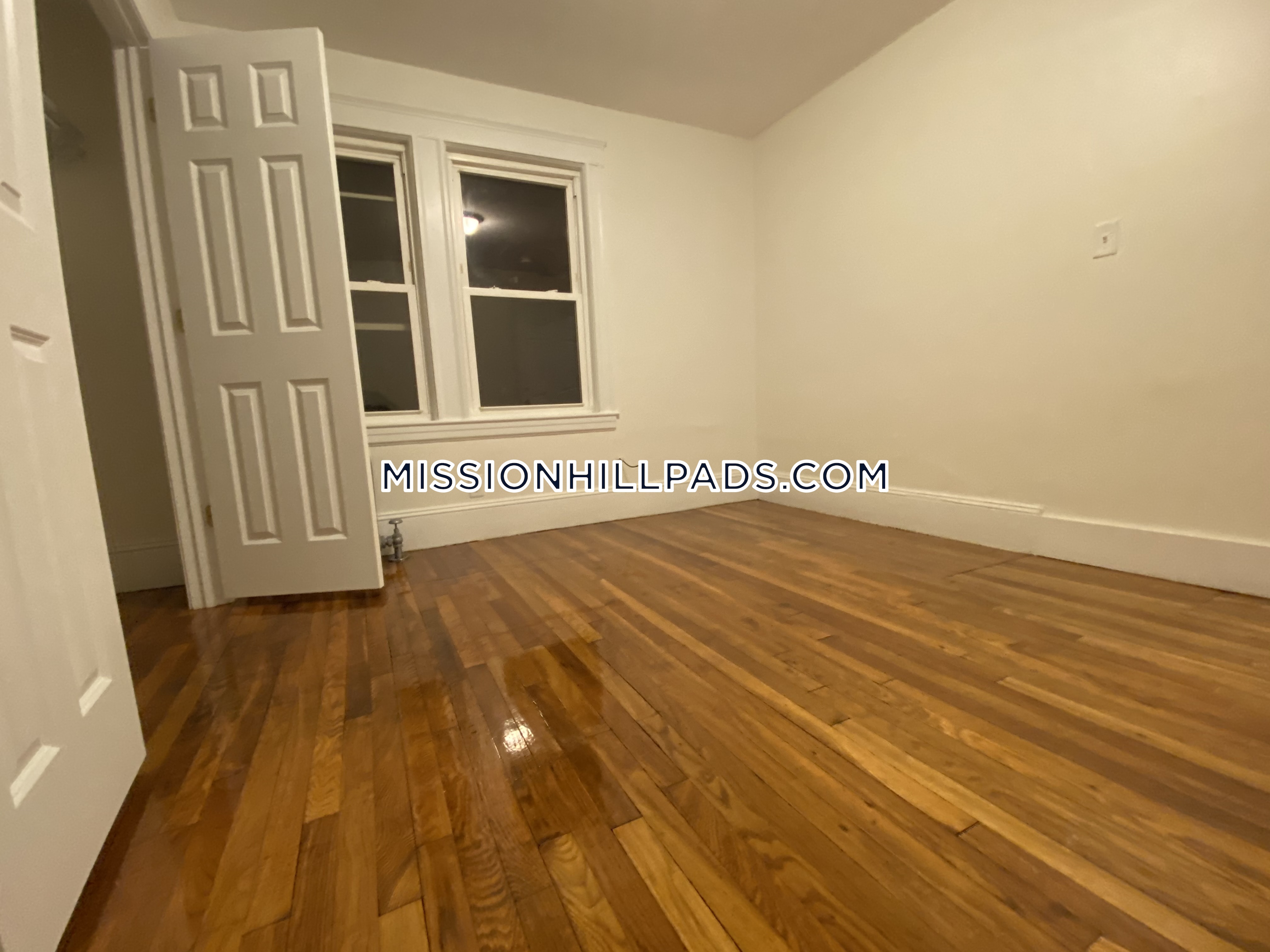 183 Hillside St, Mission Hill