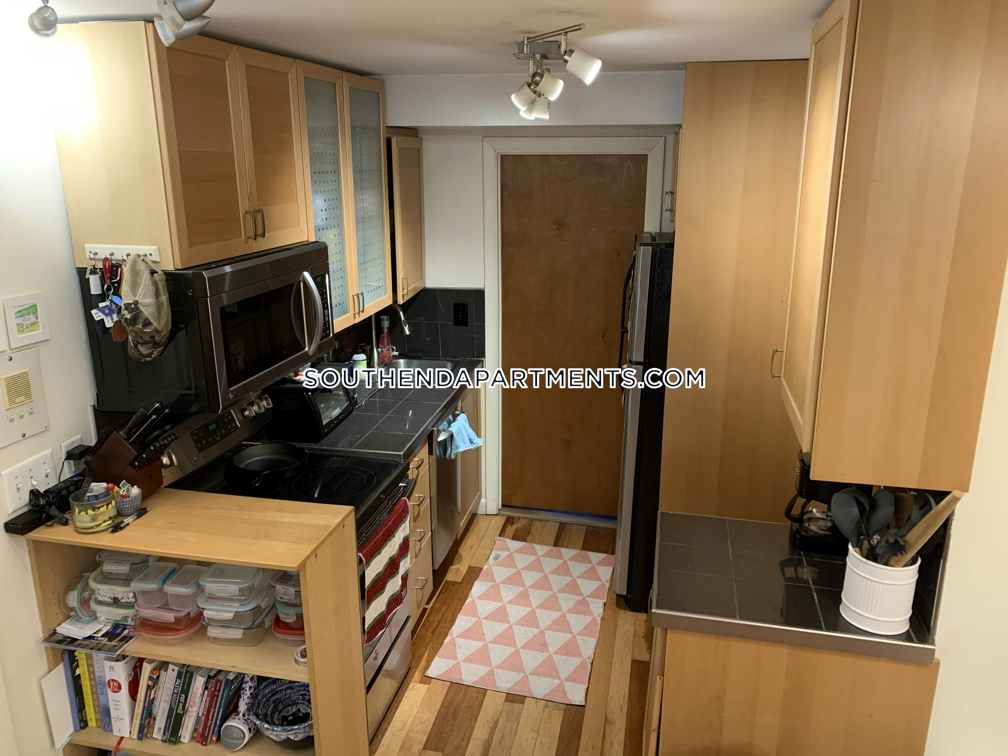 702 Massachusetts, South End