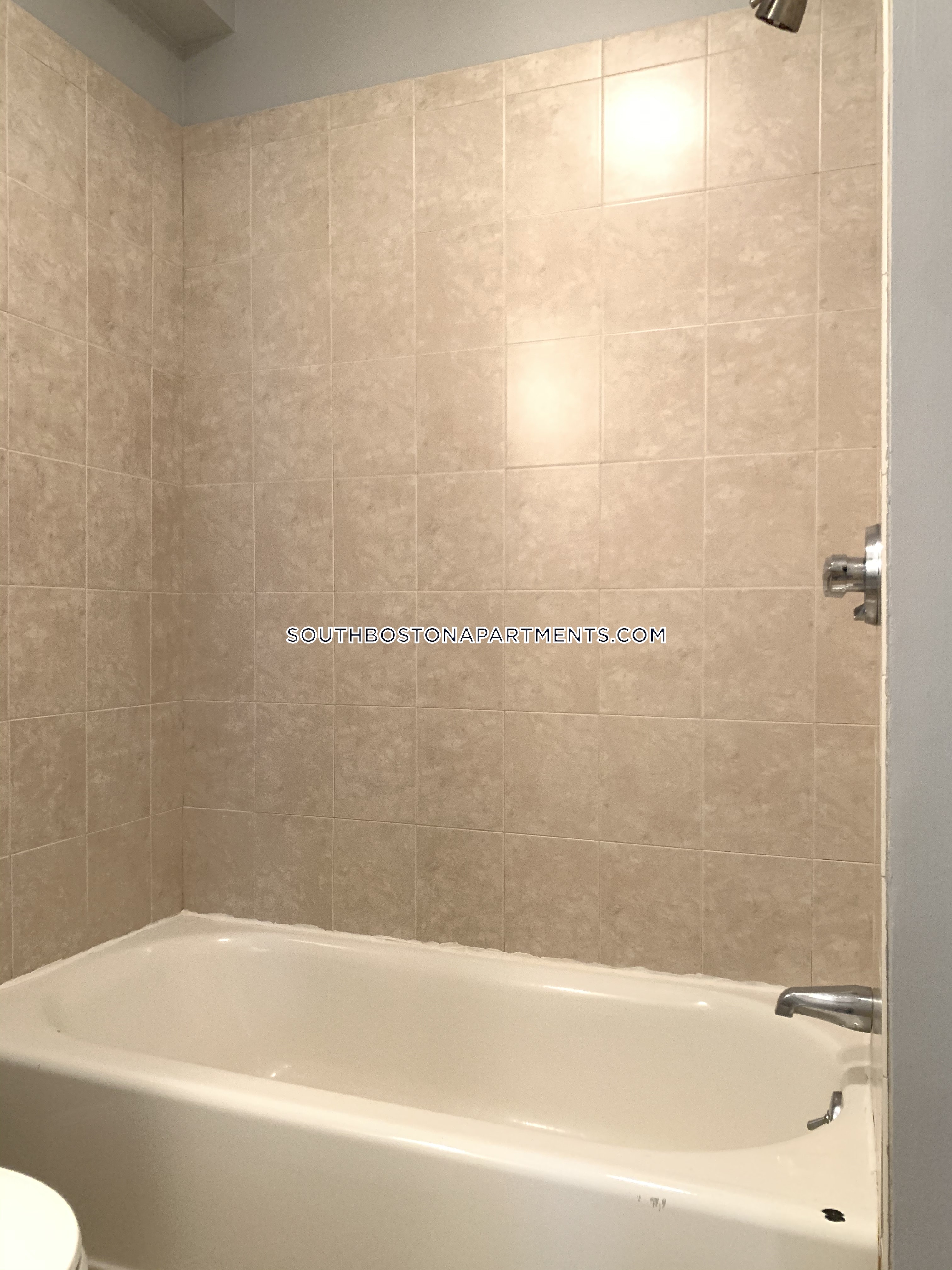 544 8th St, South Boston