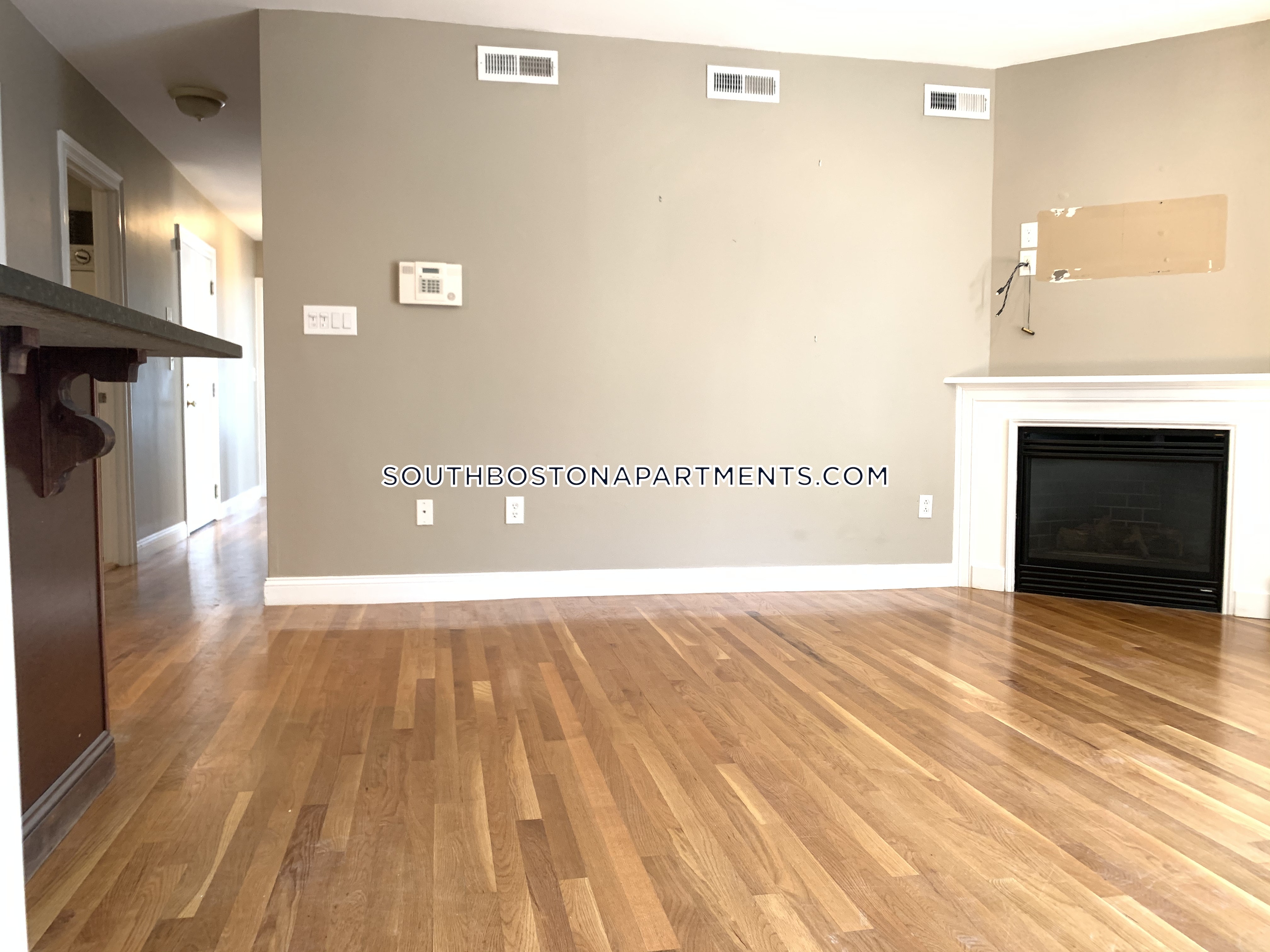 544 8th St, South Boston