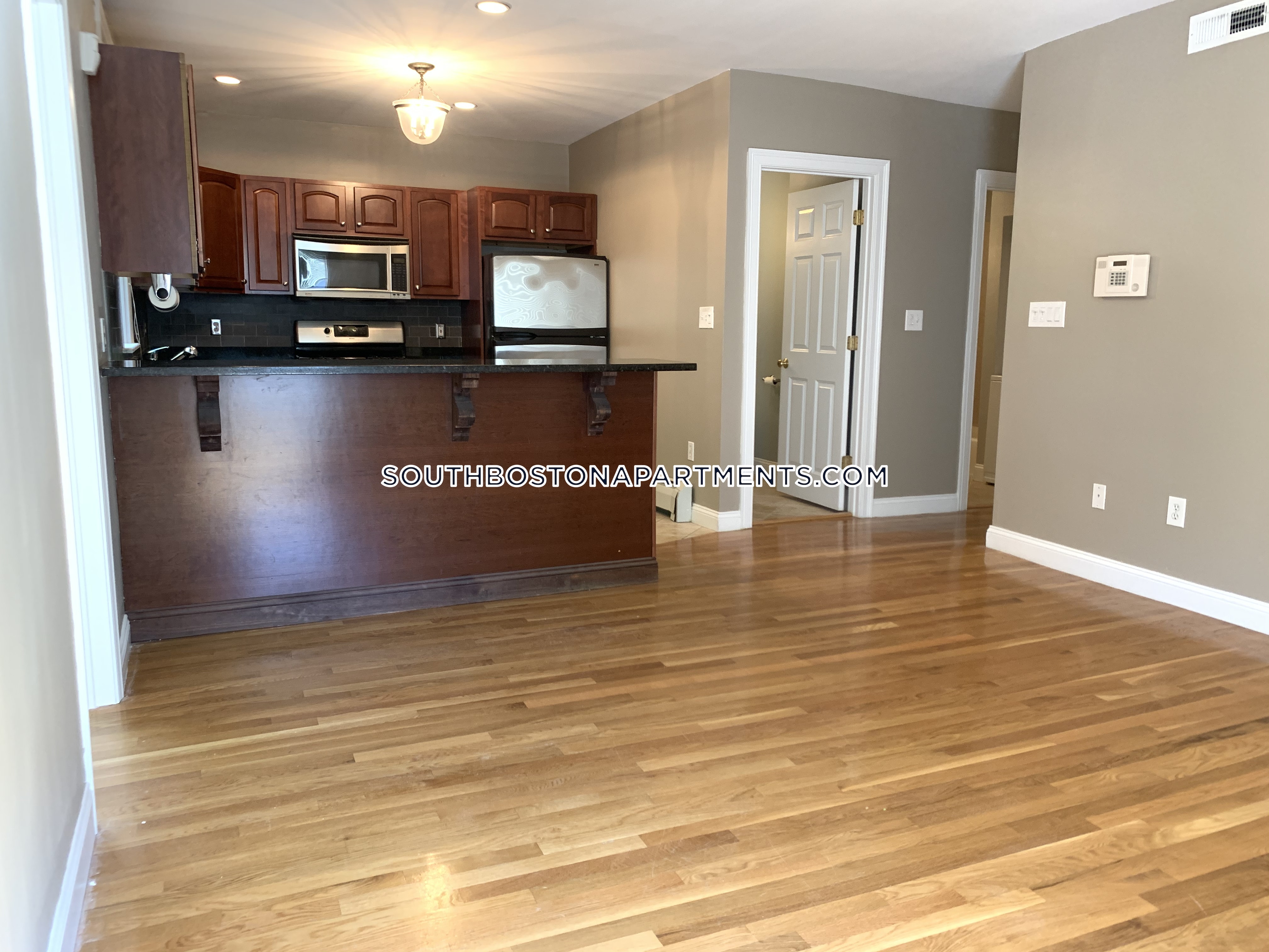 544 8th St, South Boston