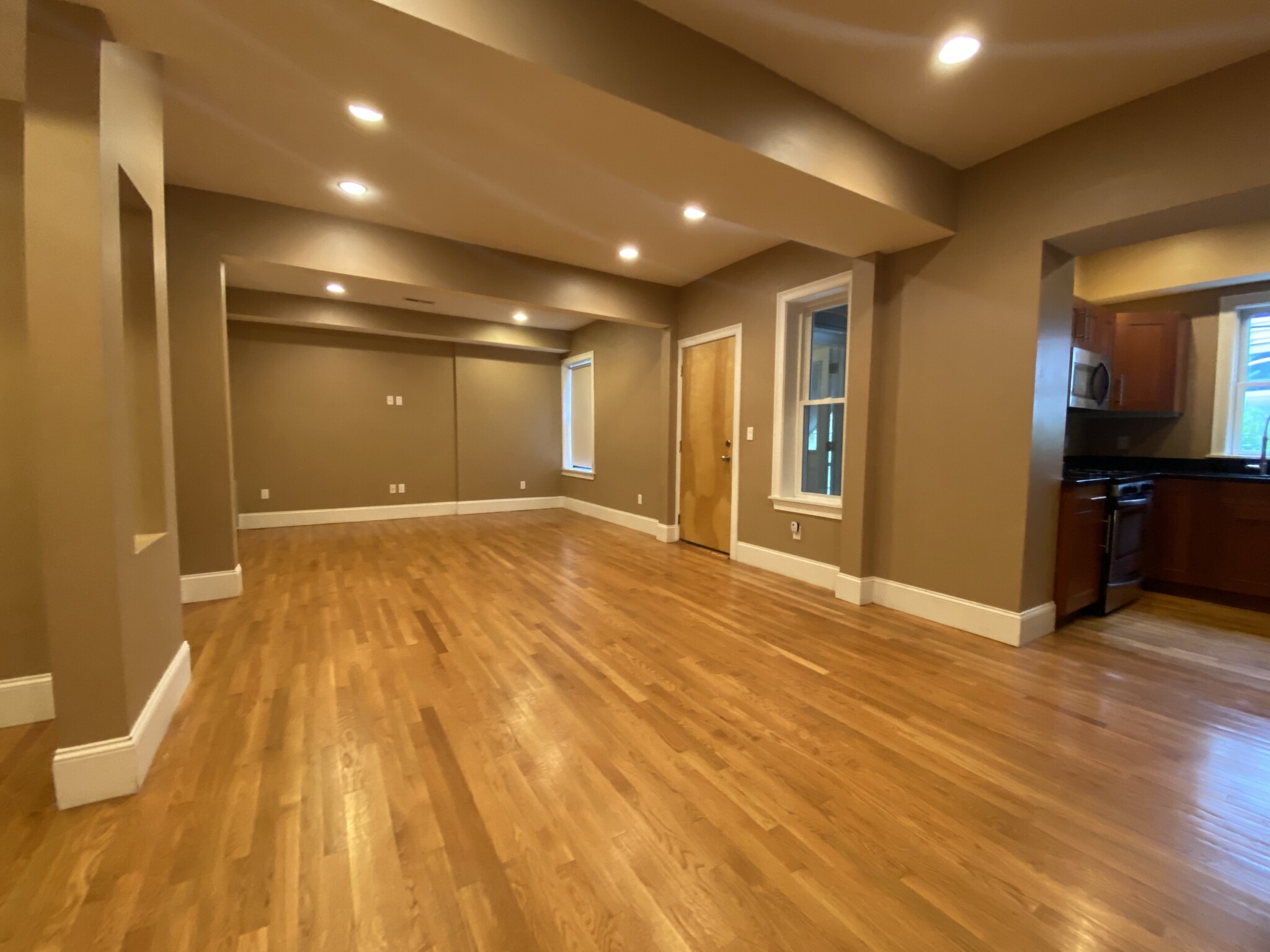 1592 Beacon St, Brookline Hills