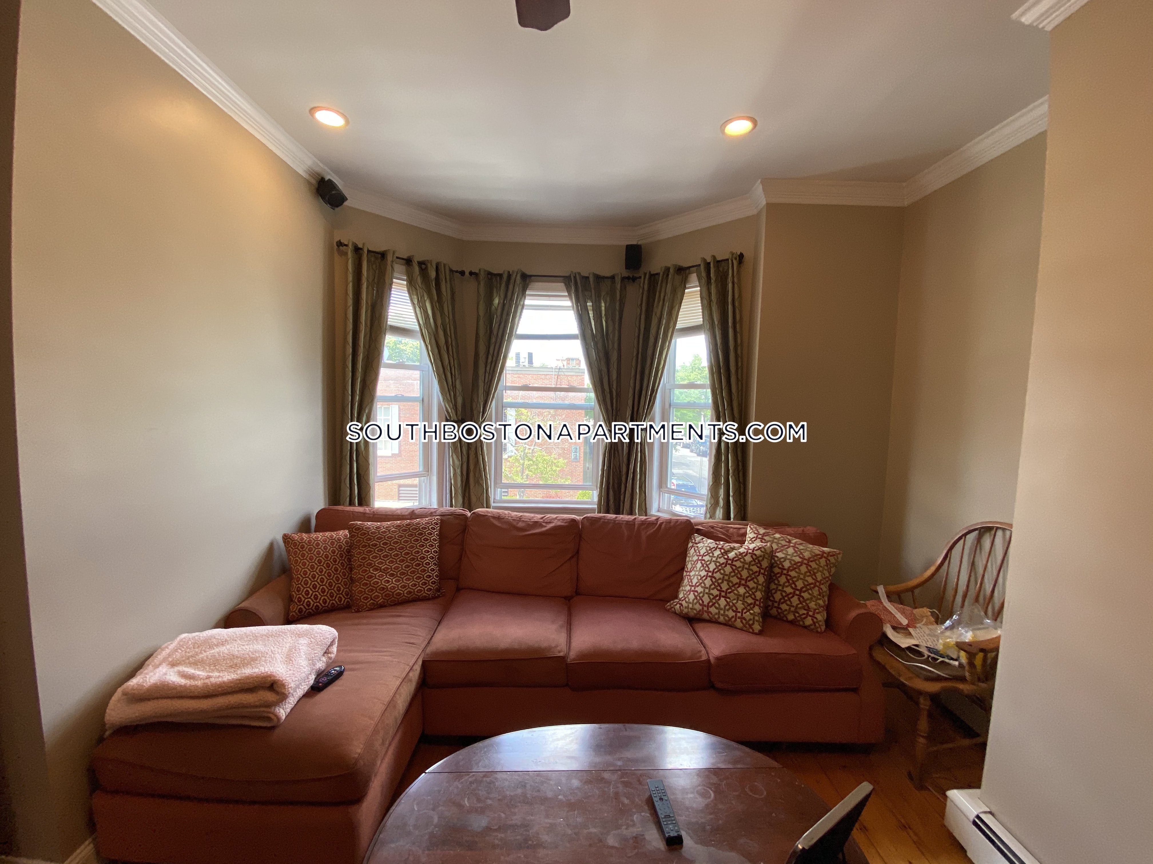 595 4th St, South Boston