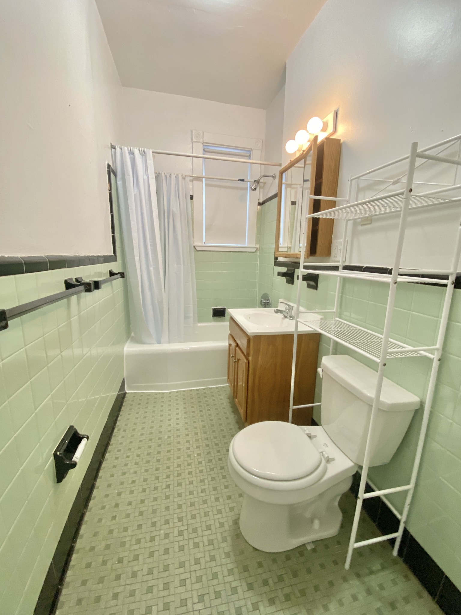 1595 Beacon, Washington Square