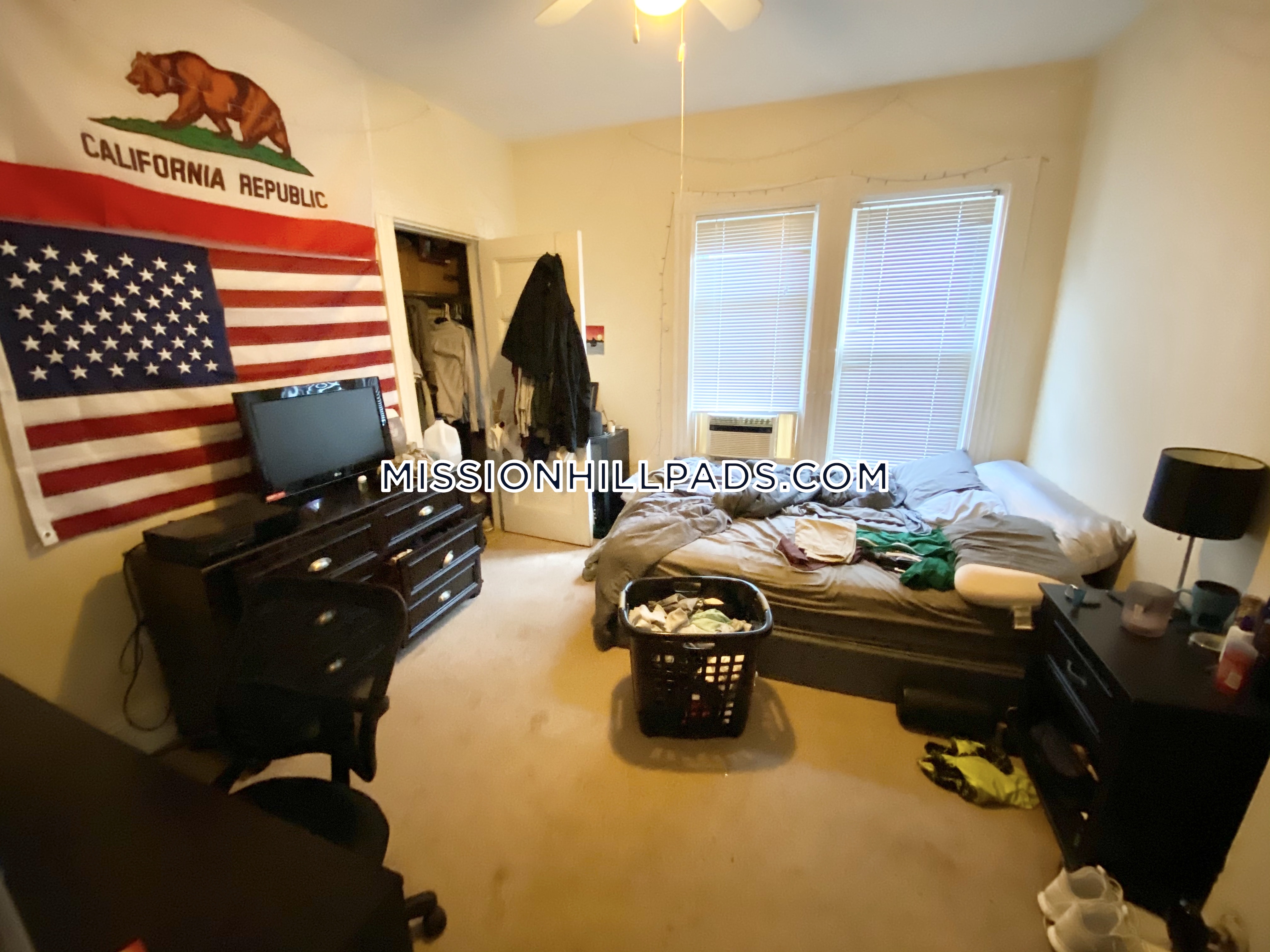 67 Hillside St, Mission Hill