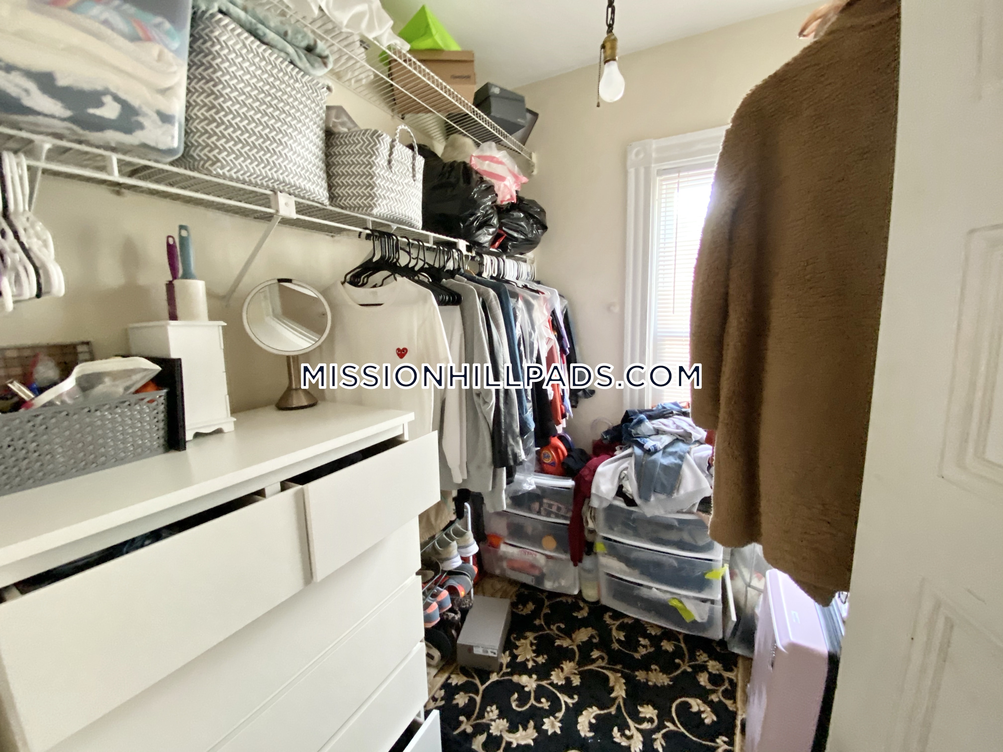 67 Hillside St, Mission Hill