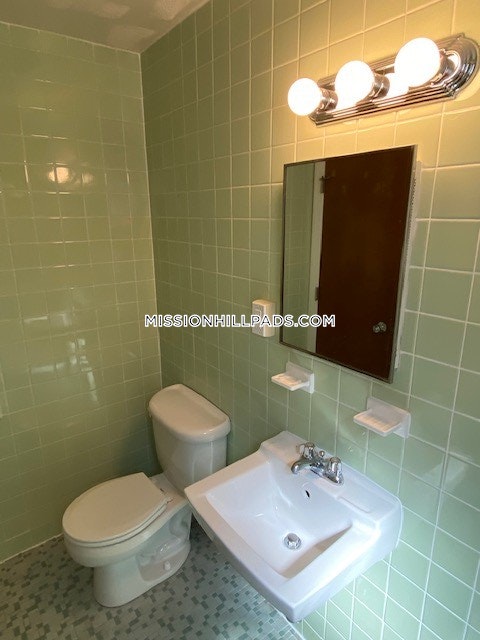 46 Huntington Ave, Mission Hill