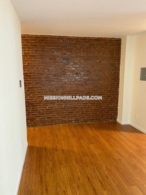 46 Huntington Ave, Mission Hill