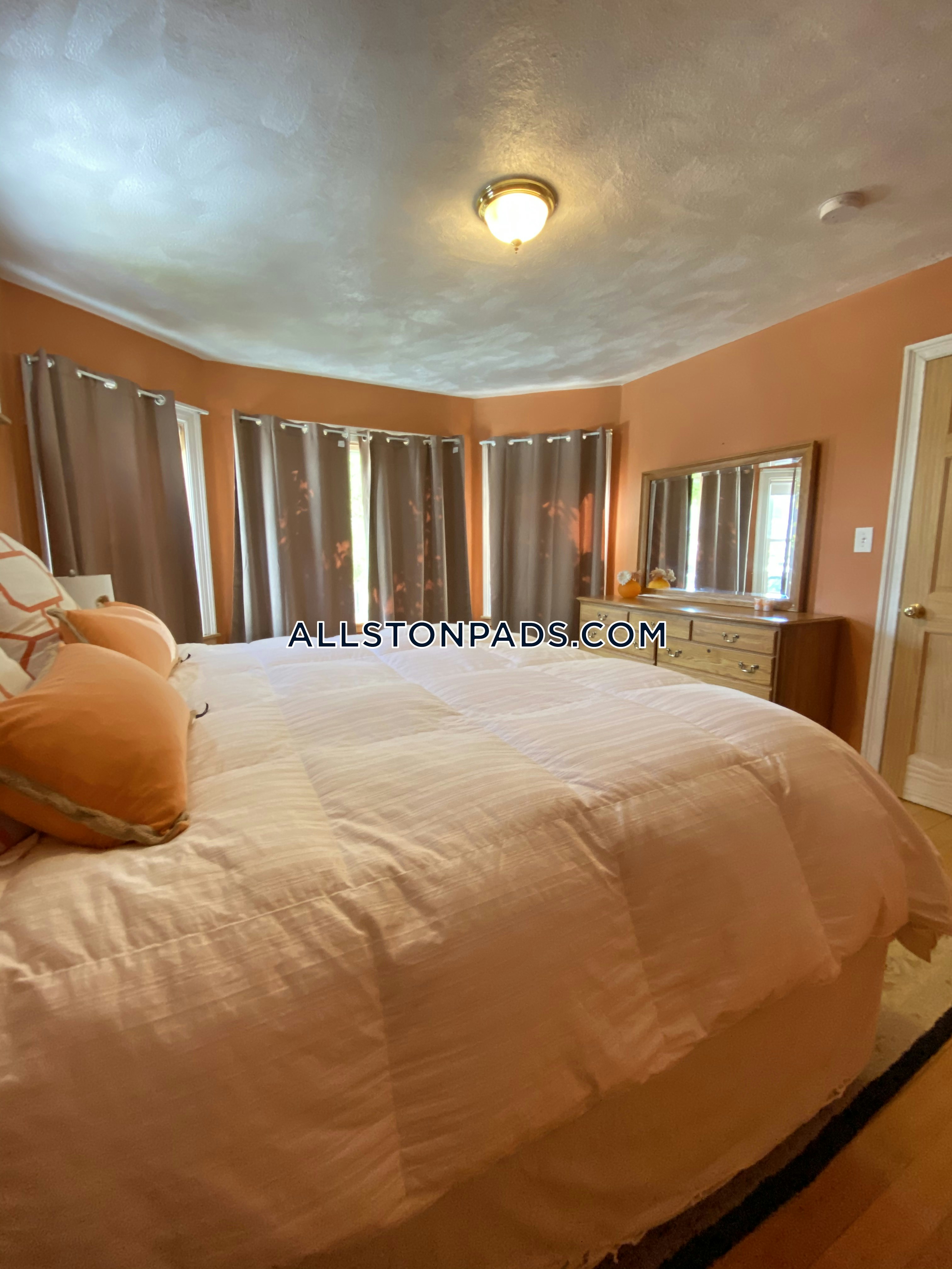 17 Holman St, Lower Allston