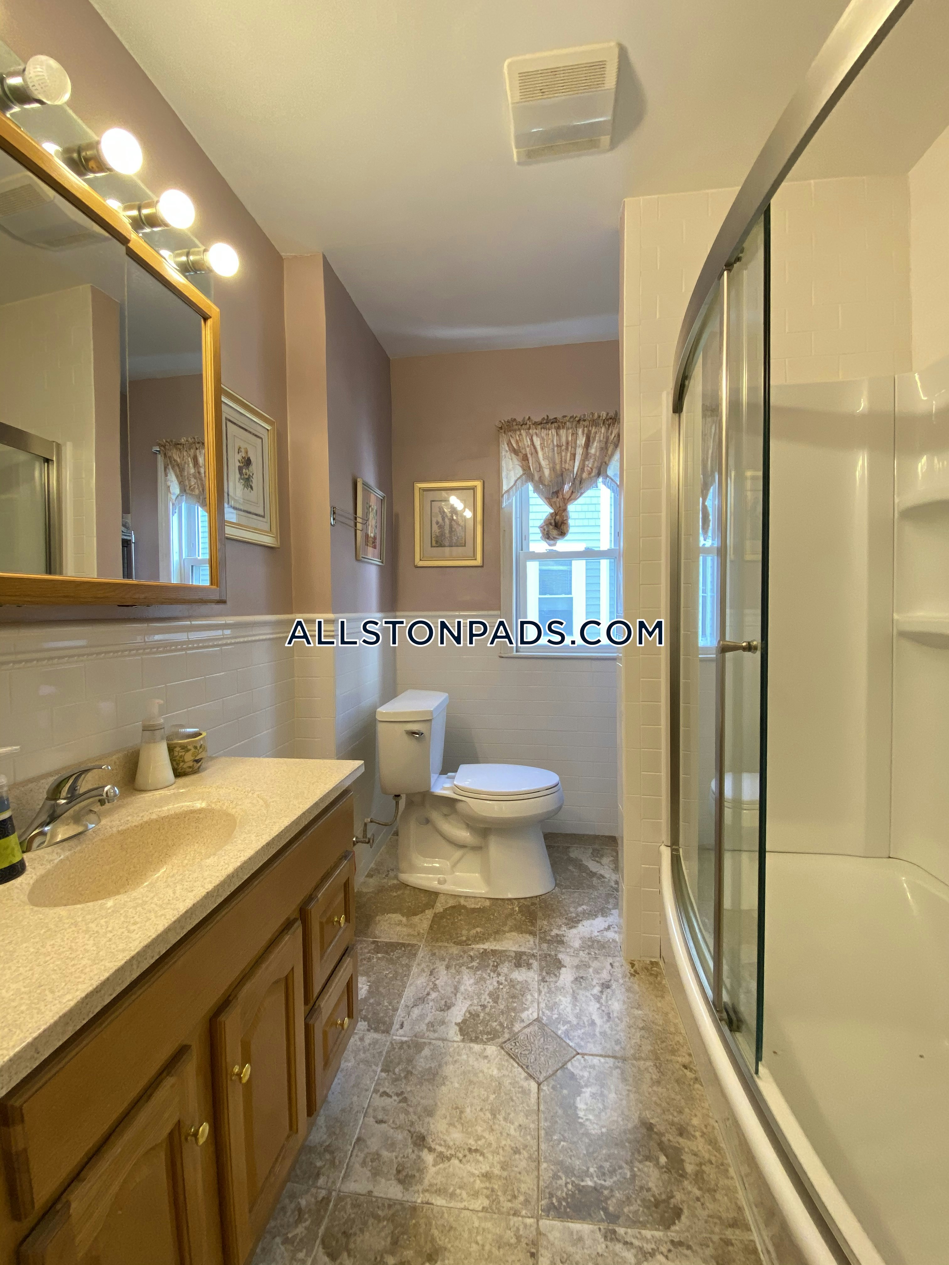 17 Holman St, Lower Allston