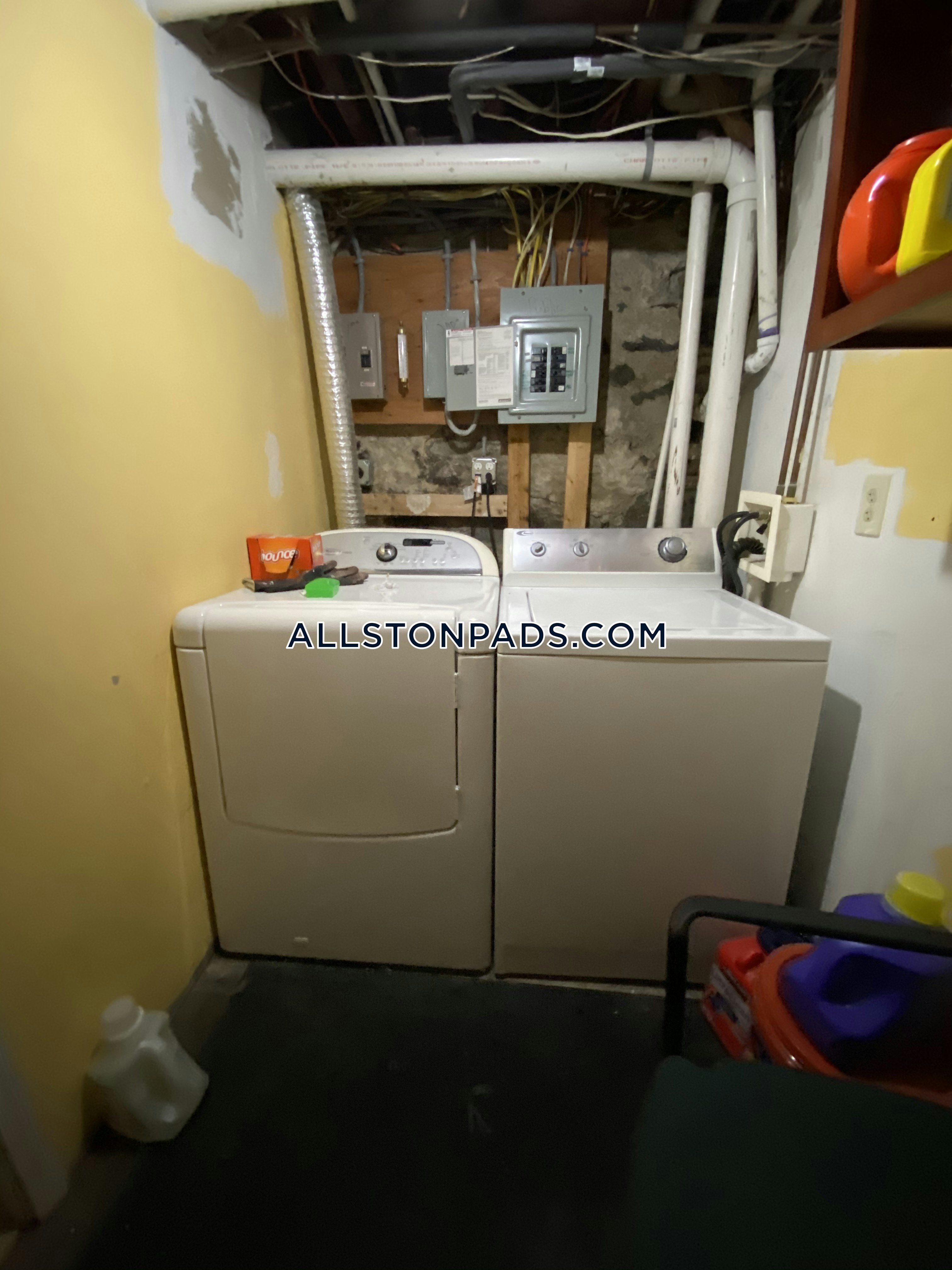 17 Holman St, Lower Allston