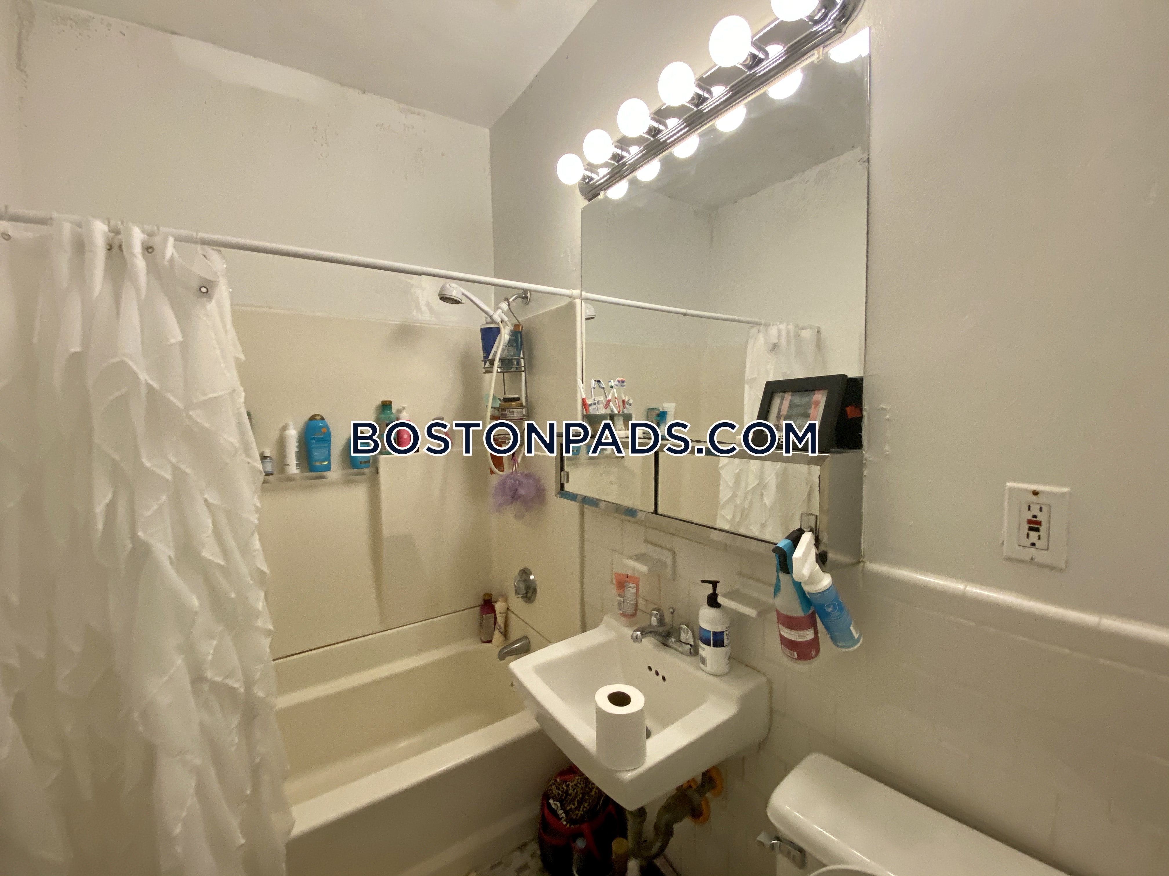 50 Evergreen St, Jamaica Plain