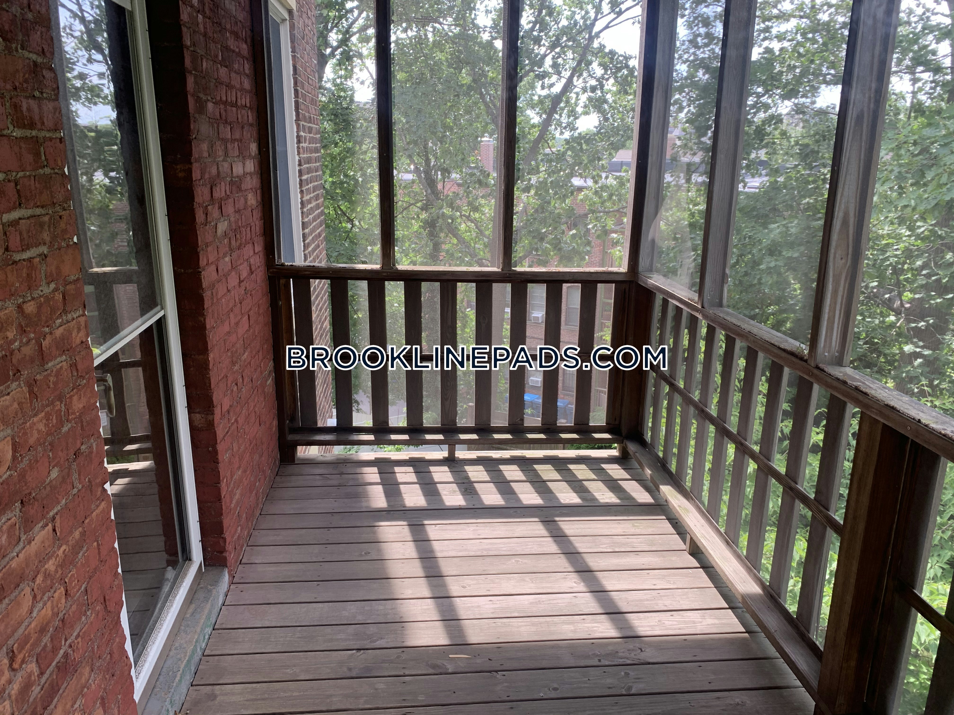 90 Browne St, North Brookline