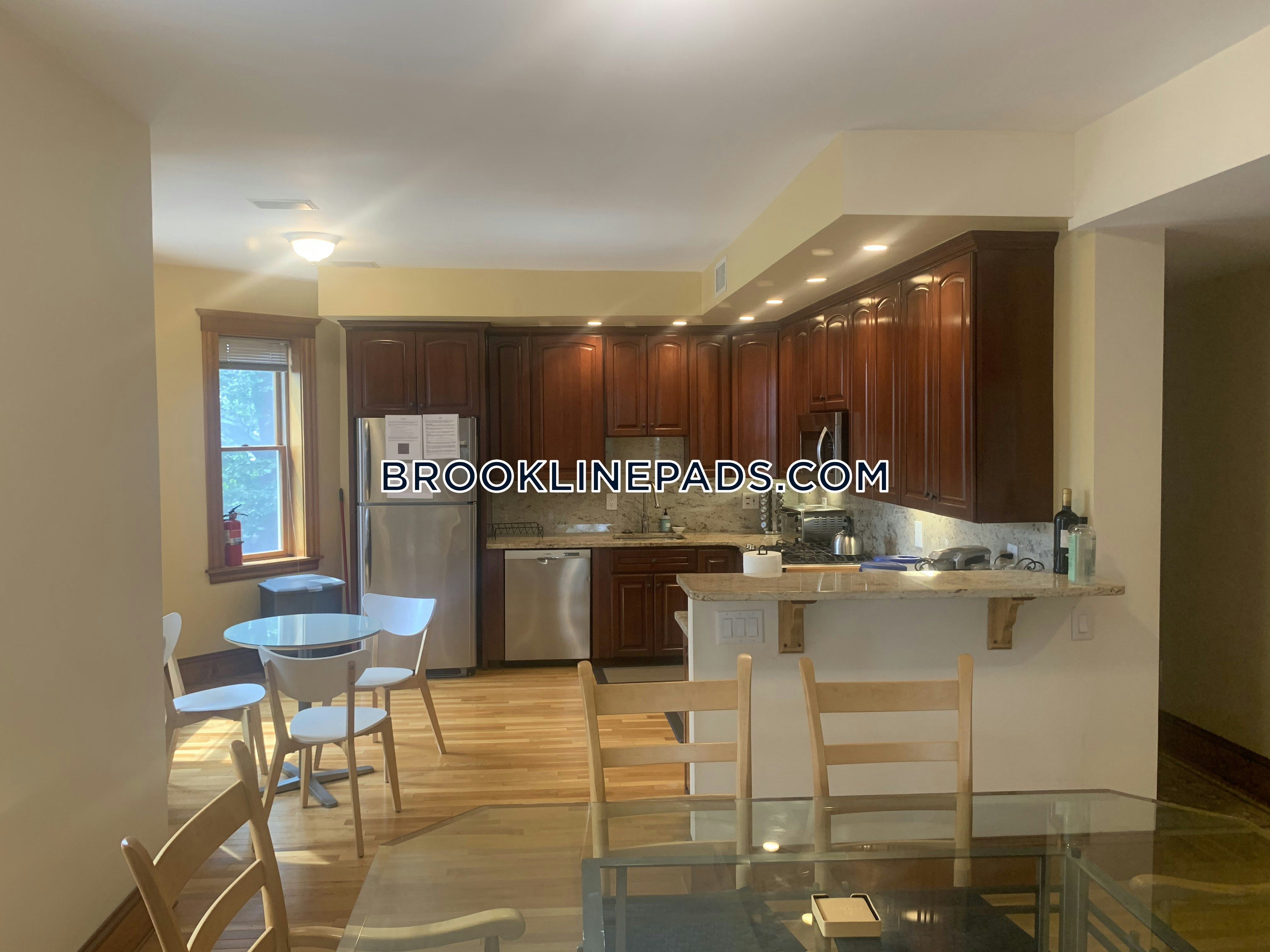 90 Browne St, North Brookline