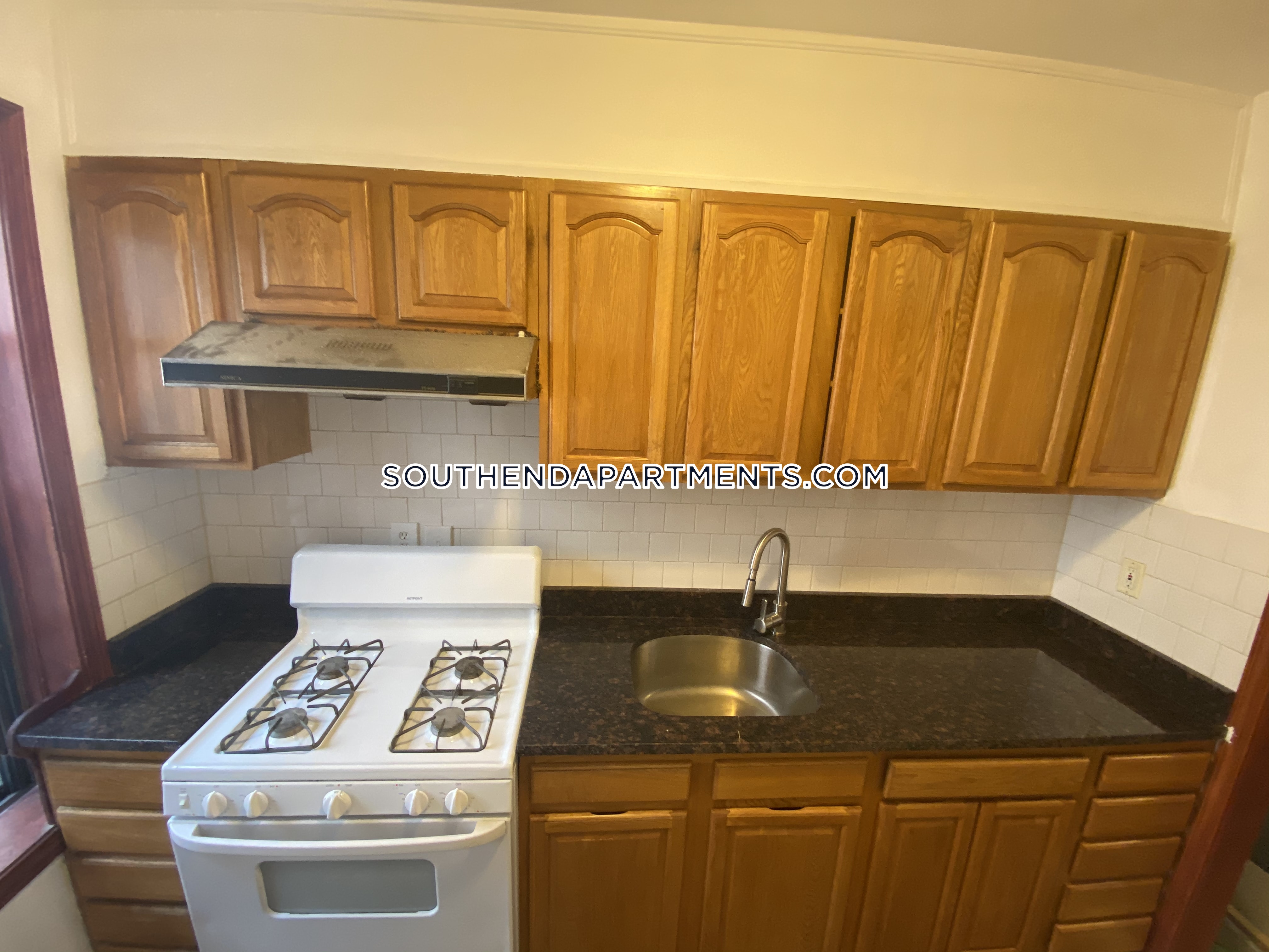 871 Harrison Ave, South End