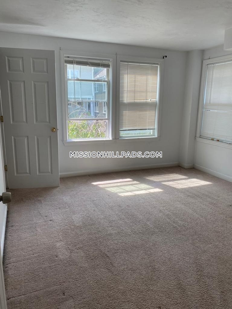 174 Calumet St, Mission Hill