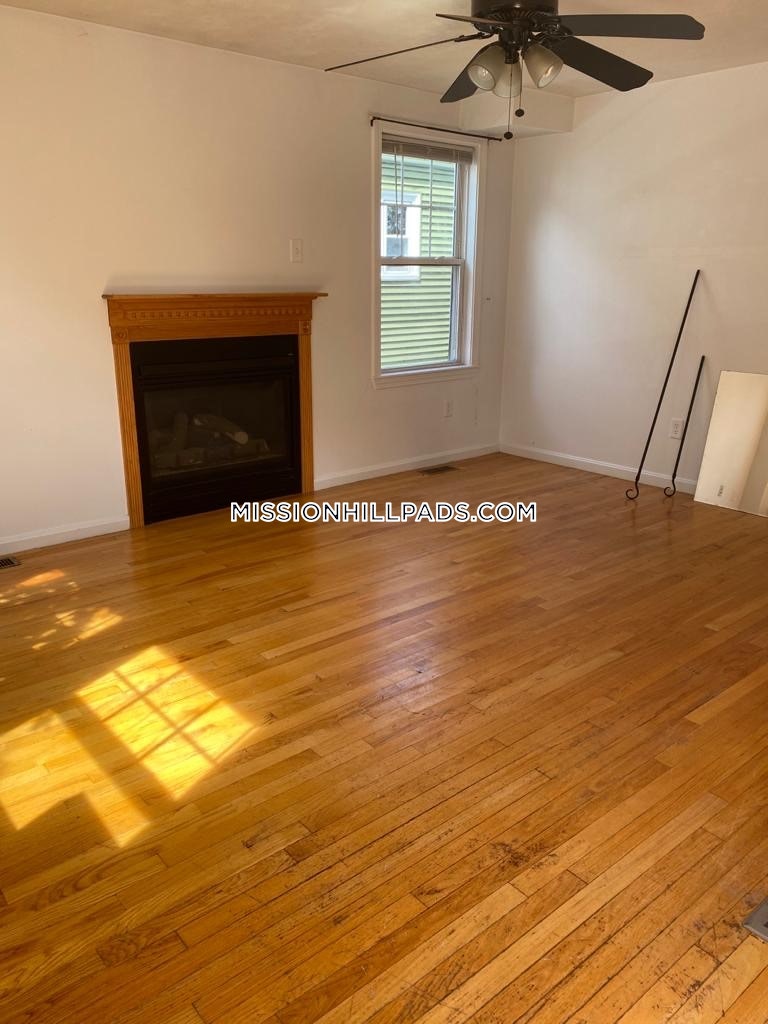 174 Calumet St, Mission Hill