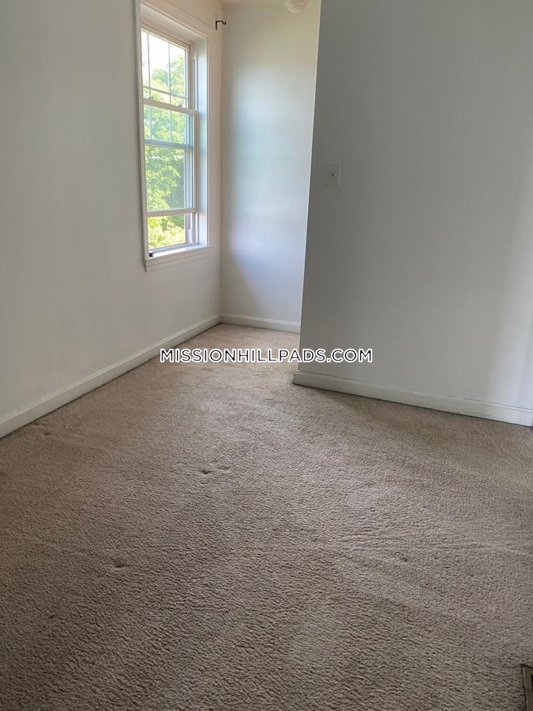 174 Calumet St, Mission Hill