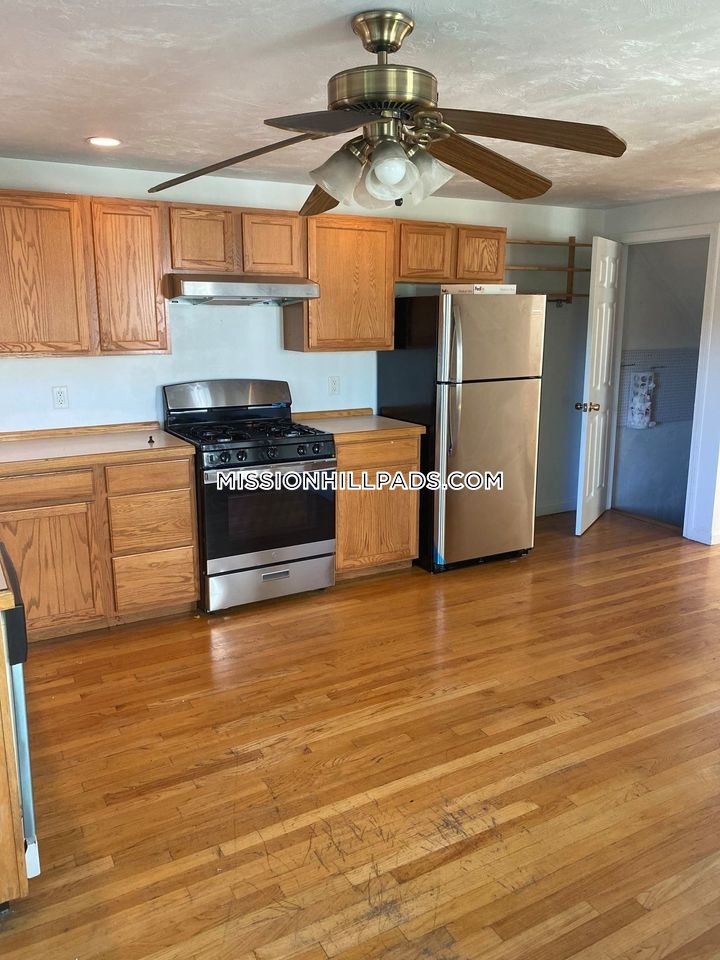 174 Calumet St, Mission Hill