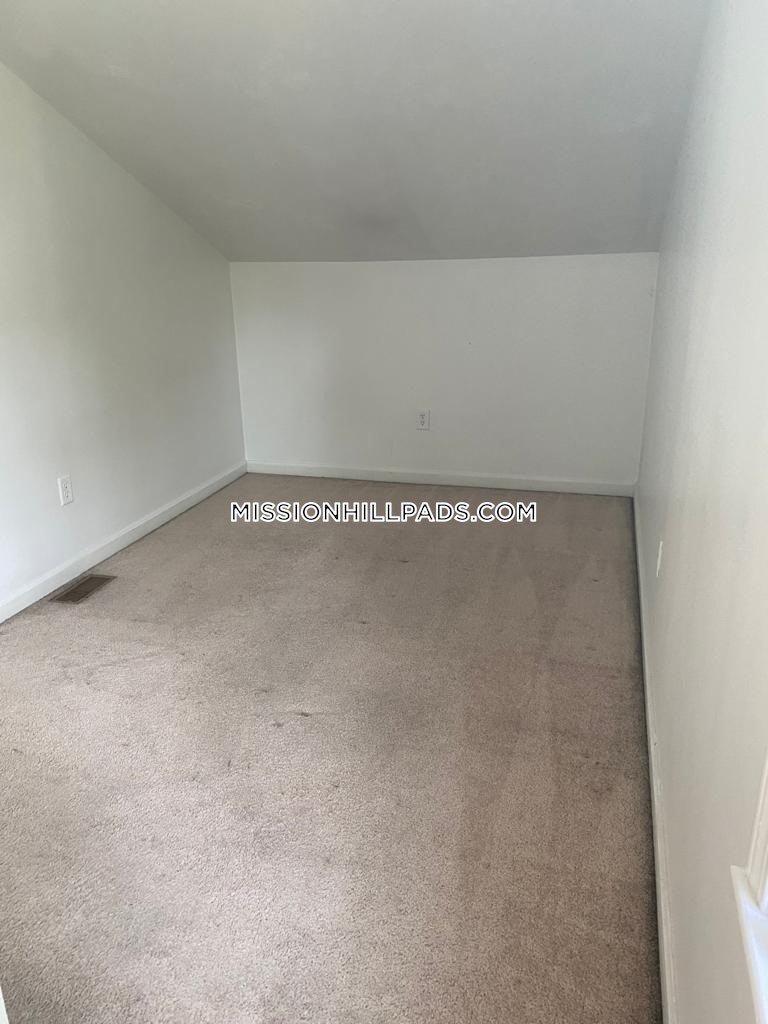 174 Calumet St, Mission Hill