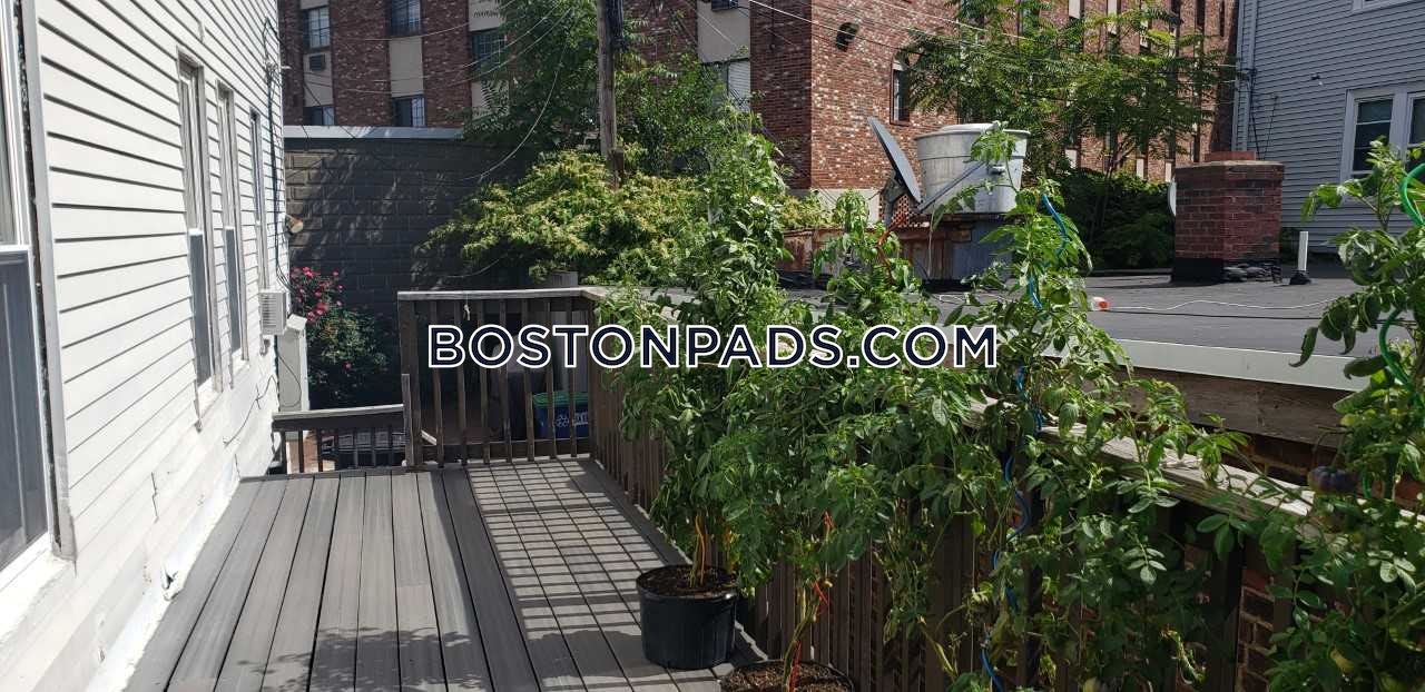 515 Medford St, Winter Hill