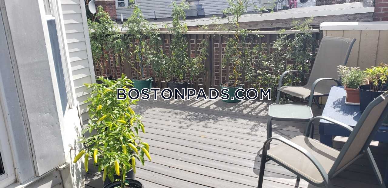 515 Medford St, Winter Hill