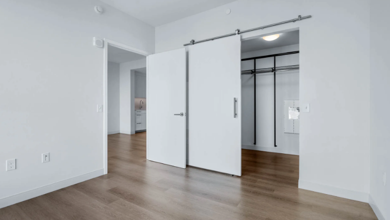 35 Lomasney Way, West End