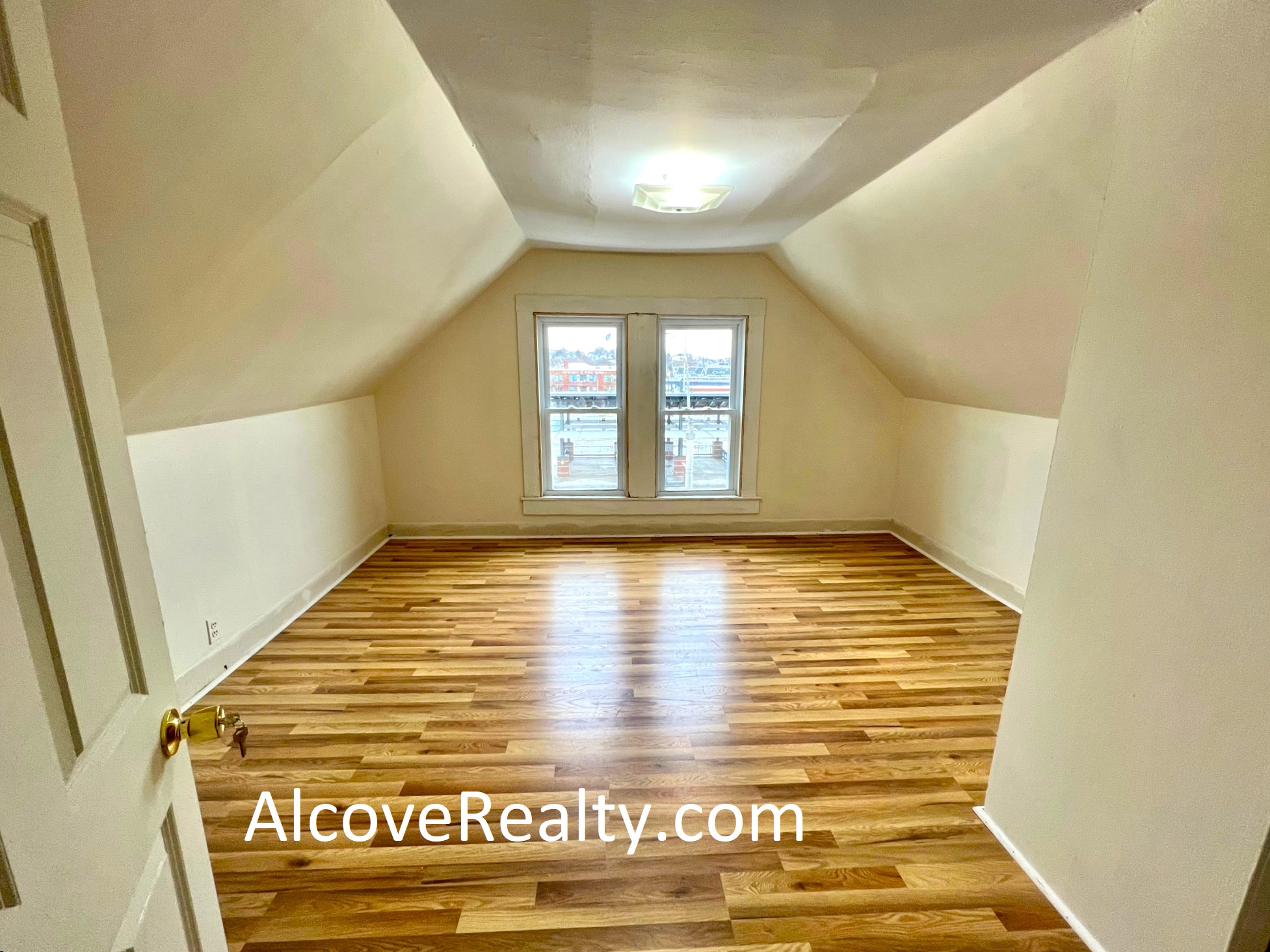 543 Broadway, Magoun Square