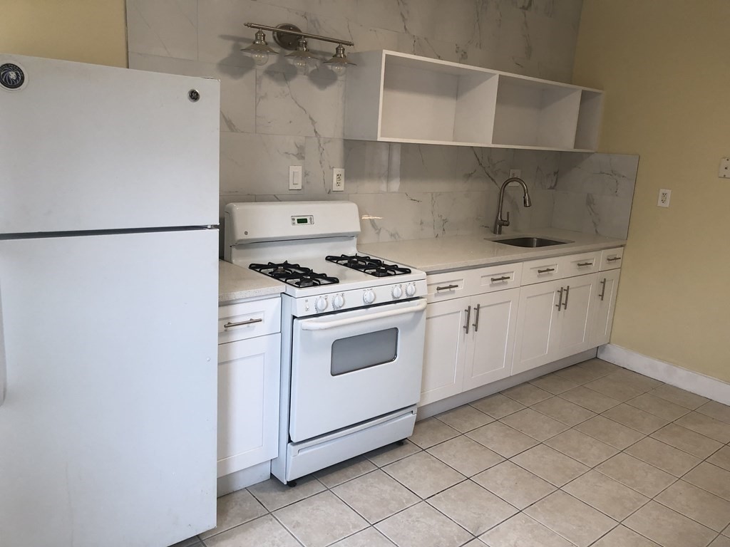 16 Creighton St, Jamaica Plain