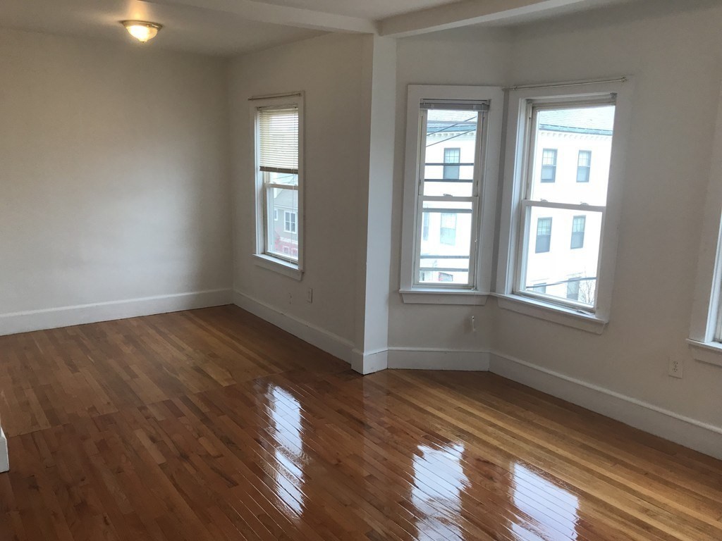 16 Creighton St, Jamaica Plain