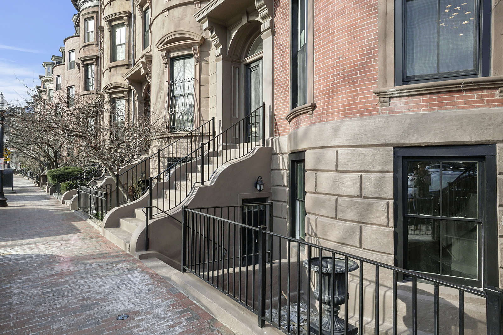 554 Massachusetts Ave, South End